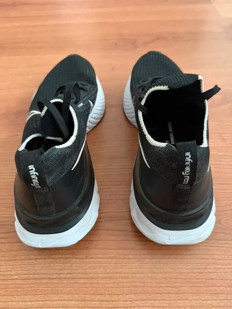 Used Nike React Infinity Run Flyknit bike — image 2 of 4