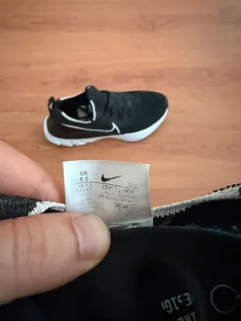 Used Nike React Infinity Run Flyknit bike — image 4 of 4