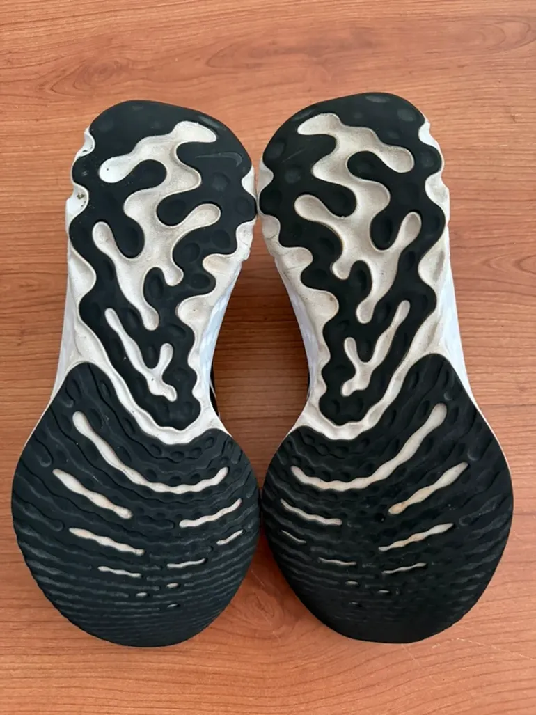 Used Nike React Infinity Run Flyknit bike — image 3 of 4