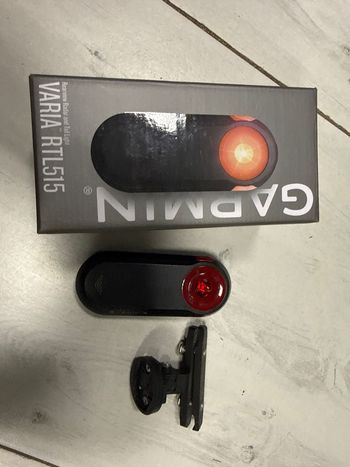 Używany Garmin Rearview radar and tail light Varia rtl515 2022 bike