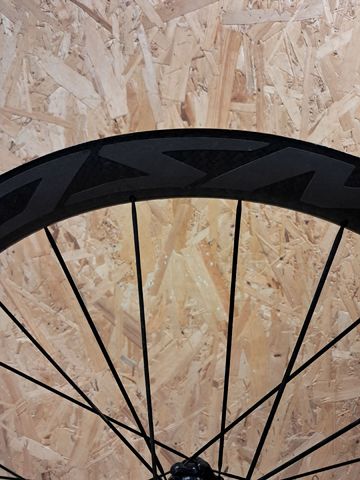 Used Mavic cosmic carbon 2021 bike — image 4 of 5
