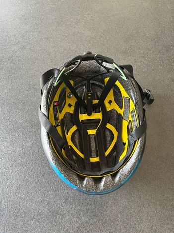 Brugt MET Manta MIPS Helmet 2024 bike — billede 3 af 5