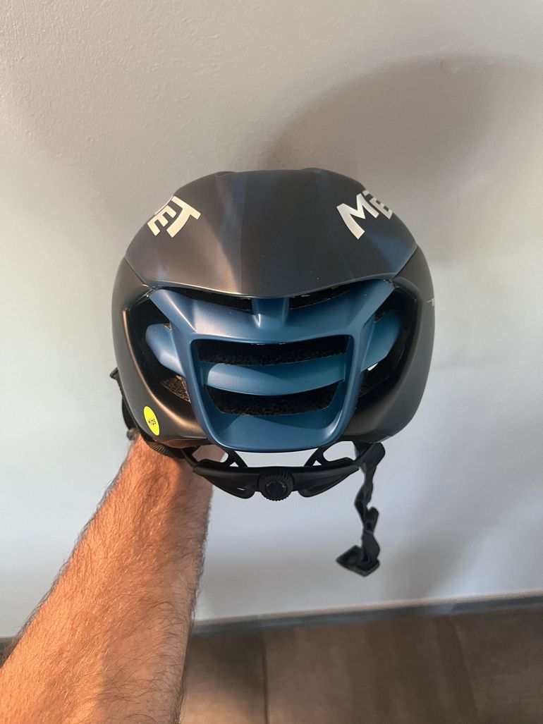Brugt MET Manta MIPS Helmet 2024 bike — billede 7 af 8