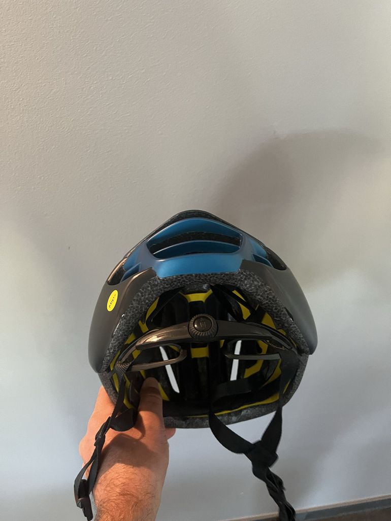Brugt MET Manta MIPS Helmet 2024 bike — billede 6 af 8