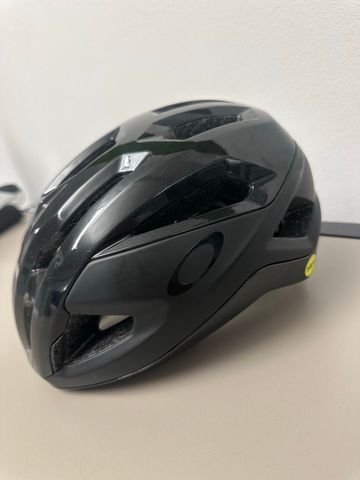Used Oakley aro 3 mips 2025 bike — image 3 of 5