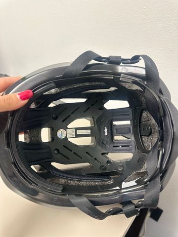 Used Oakley aro 3 mips 2025 bike — image 4 of 5