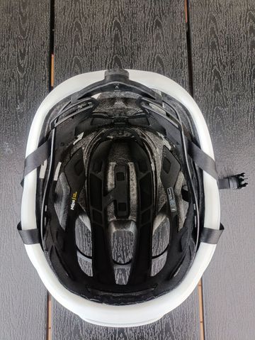 Used Van Rysel RCR Helmet 2025 bike — image 7 of 7