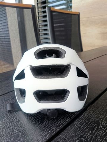 Used Van Rysel RCR Helmet 2025 bike — image 4 of 7