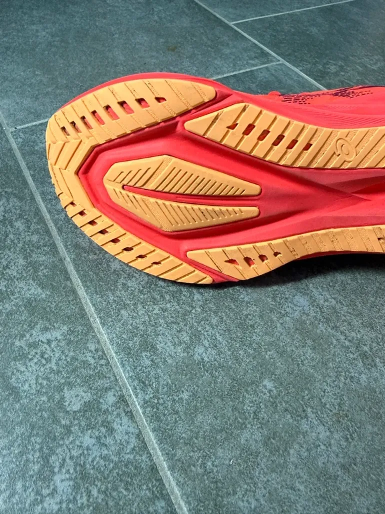 Brugt Asics Novablast 5 bike — billede 11 af 13