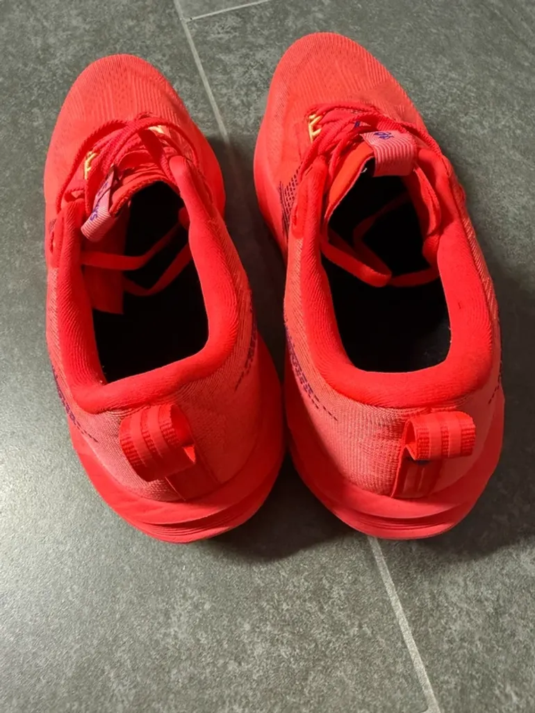 Brugt Asics Novablast 5 bike — billede 7 af 13
