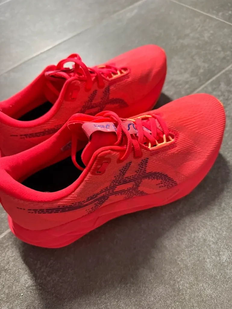 Brugt Asics Novablast 5 bike — billede 5 af 13