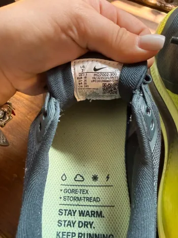 Použité Premium Vomero 18 Goretex bike — obrázek 3 z 6