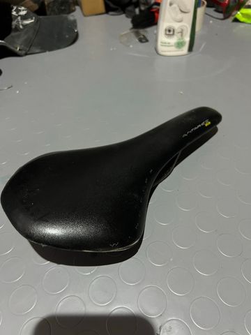 Used Fizik antares Saddles & Seatposts