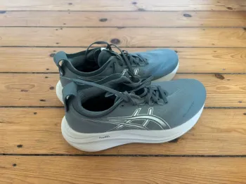 Asics Gel Nimbus 27 bike d'occasion — image 2 sur 4