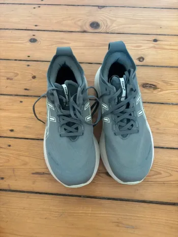 Used Asics Gel Nimbus 27 bike