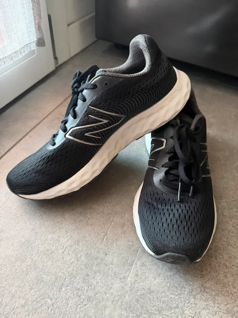Used New Balance 520 bike — image 2 of 14
