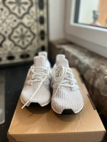 Adidas Ultra Boost bike d'occasion — image 4 sur 5
