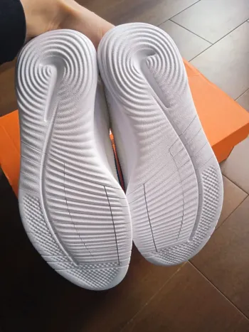 Used Nike Running Shoes bike — image 3 of 5