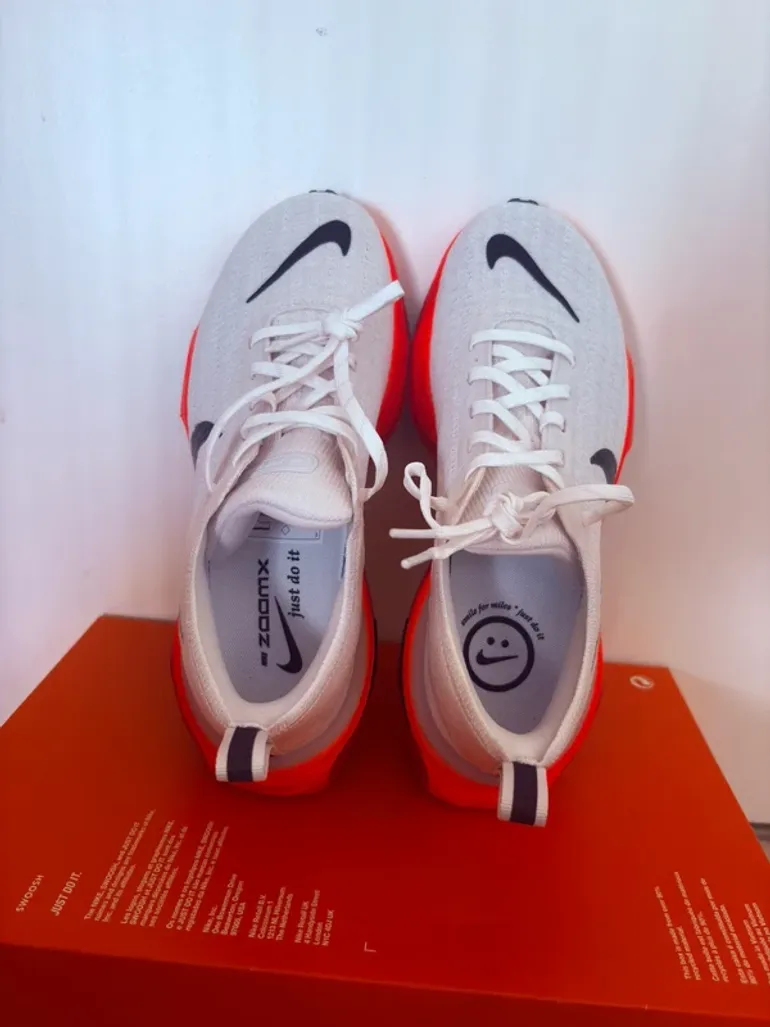 Used Nike ZoomX Invincible Run FK3 bike — image 6 of 11