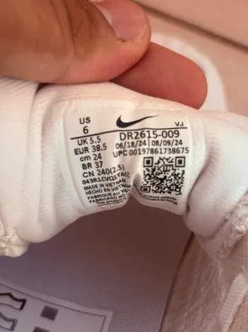 Used Nike ZoomX Invincible Run FK3 bike — image 9 of 11