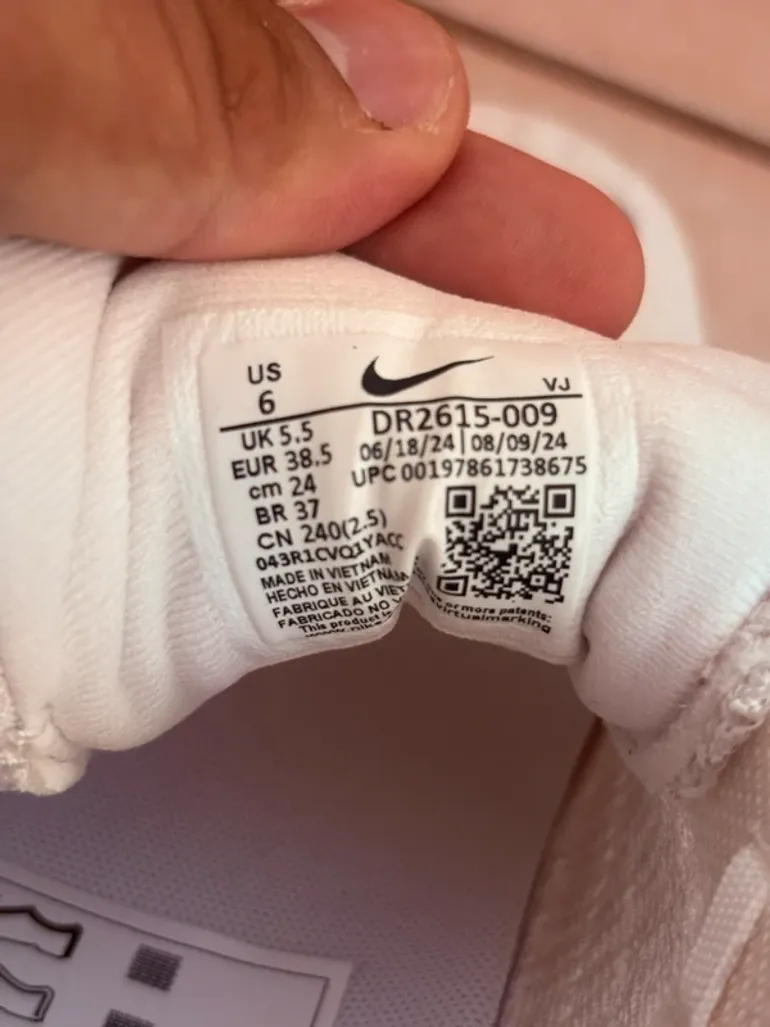 Used Nike ZoomX Invincible Run FK3 bike — image 9 of 11