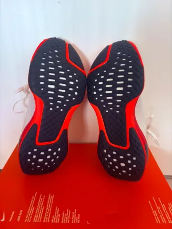 Used Nike ZoomX Invincible Run FK3 bike — image 8 of 11