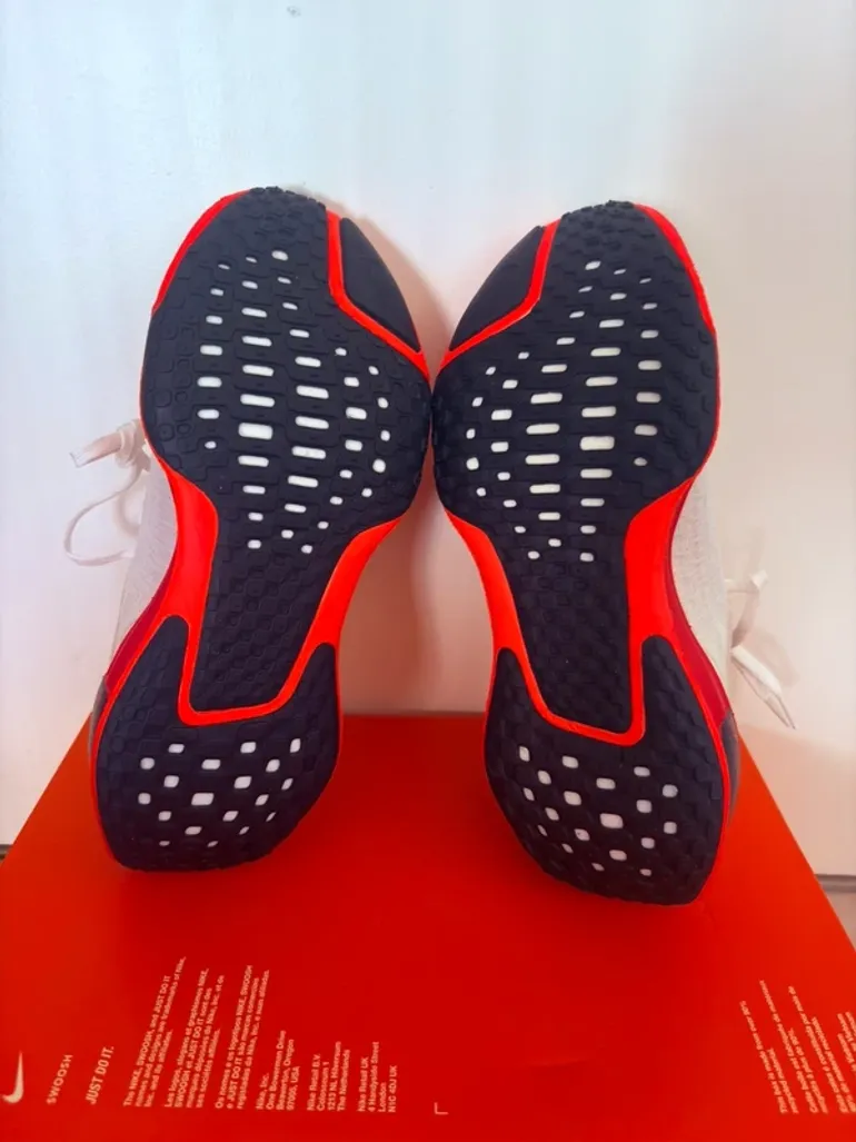 Used Nike ZoomX Invincible Run FK3 bike — image 8 of 11