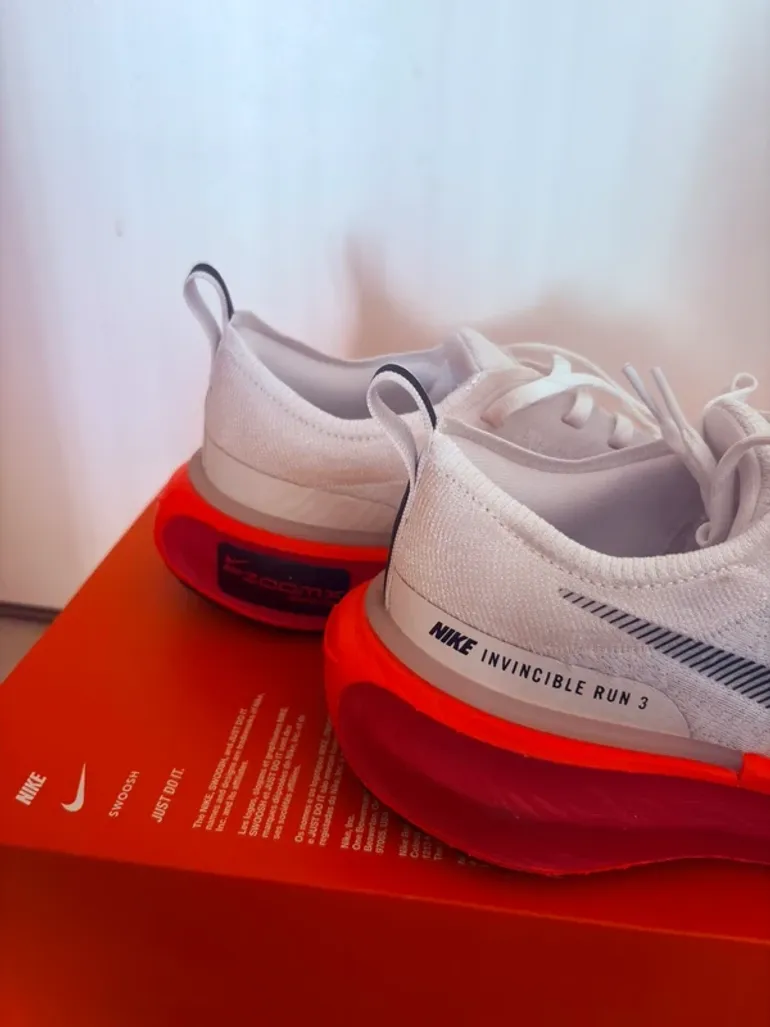 Used Nike ZoomX Invincible Run FK3 bike — image 4 of 11