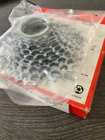 Brugt Sunrace Cassette sunrace 8v 13-32 bike — billede 3 af 4