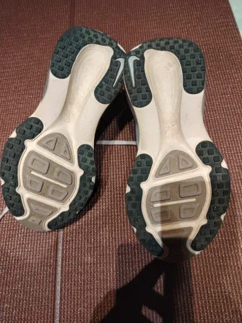 Used Nike Chaussures de course bike — image 3 of 4