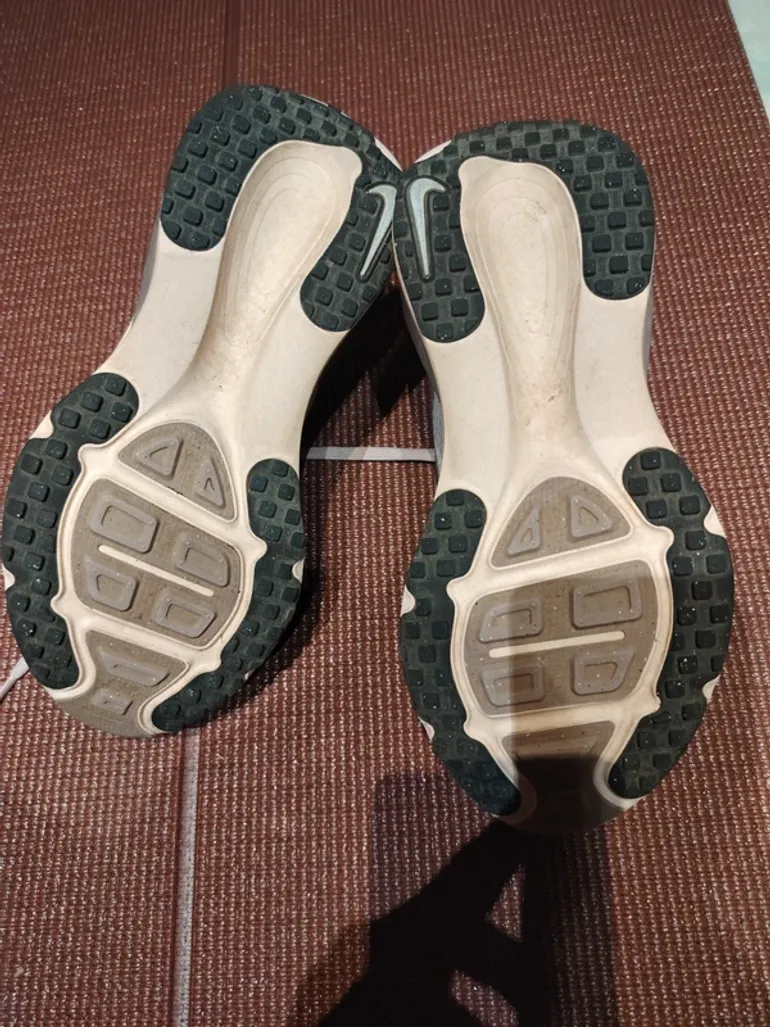 Used Nike Chaussures de course bike — image 3 of 4
