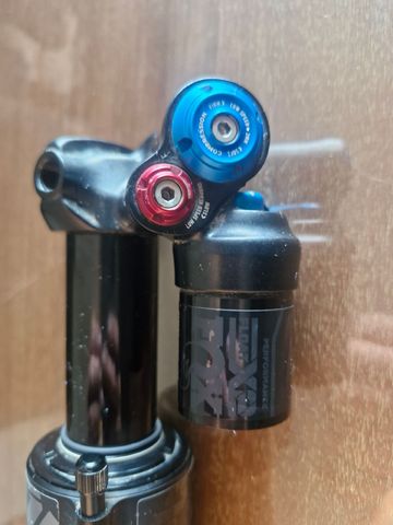 Used Fox Float X2 Extra Volume 2024 bike — image 3 of 7