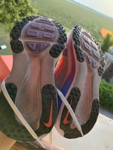 Used Nike Vomero 18 bike — image 5 of 6