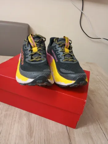 Used New Balance Fresh Foam More Trail 38 bike — image 5 of 12