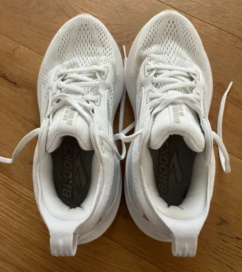 Used Brooks Glycerin GTS 22 bike — image 2 of 9
