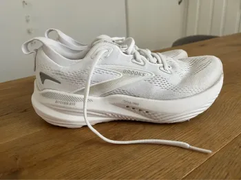 Used Brooks Glycerin GTS 22 bike — image 3 of 9
