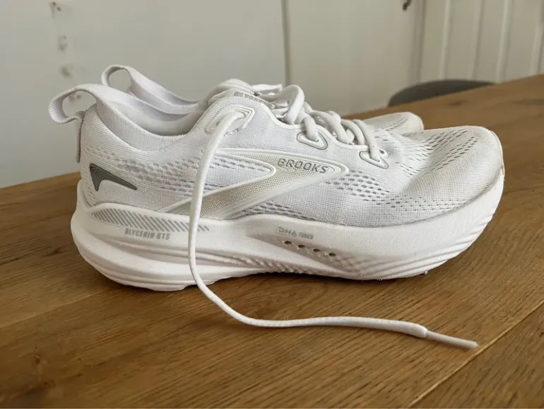 Used Brooks Glycerin GTS 22 bike — image 3 of 9