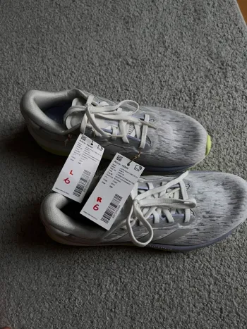 Used Adidas Laufschuhe bike — image 5 of 5