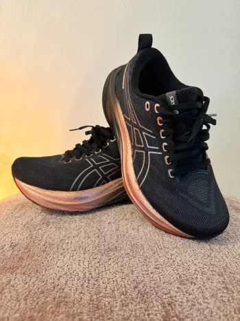 Używany Premium ASICS GEL-SAIUN 3 bike