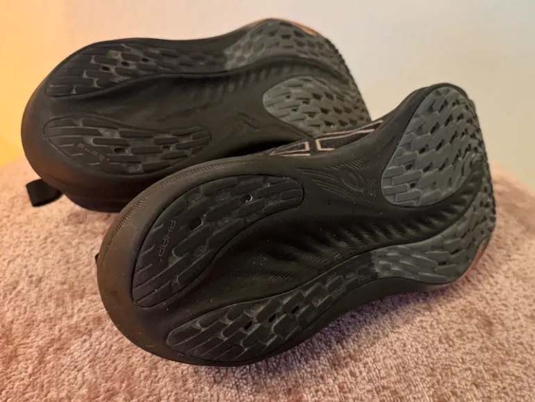 Premium ASICS GEL-SAIUN 3 bike usato — immagine 5 di 6