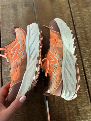 Used New Balance Fresh Foam X Hierro v9 bike — image 2 of 7