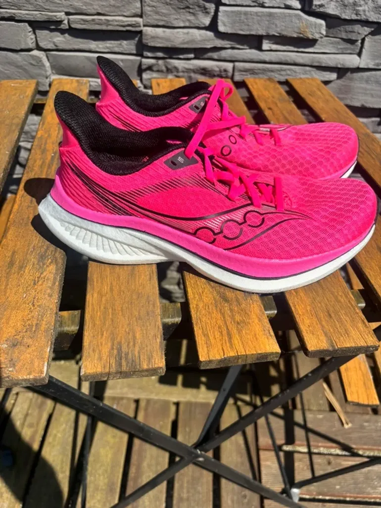 Tweedehands Saucony Endorphin Speed 5 bike — afbeelding 2 van 6
