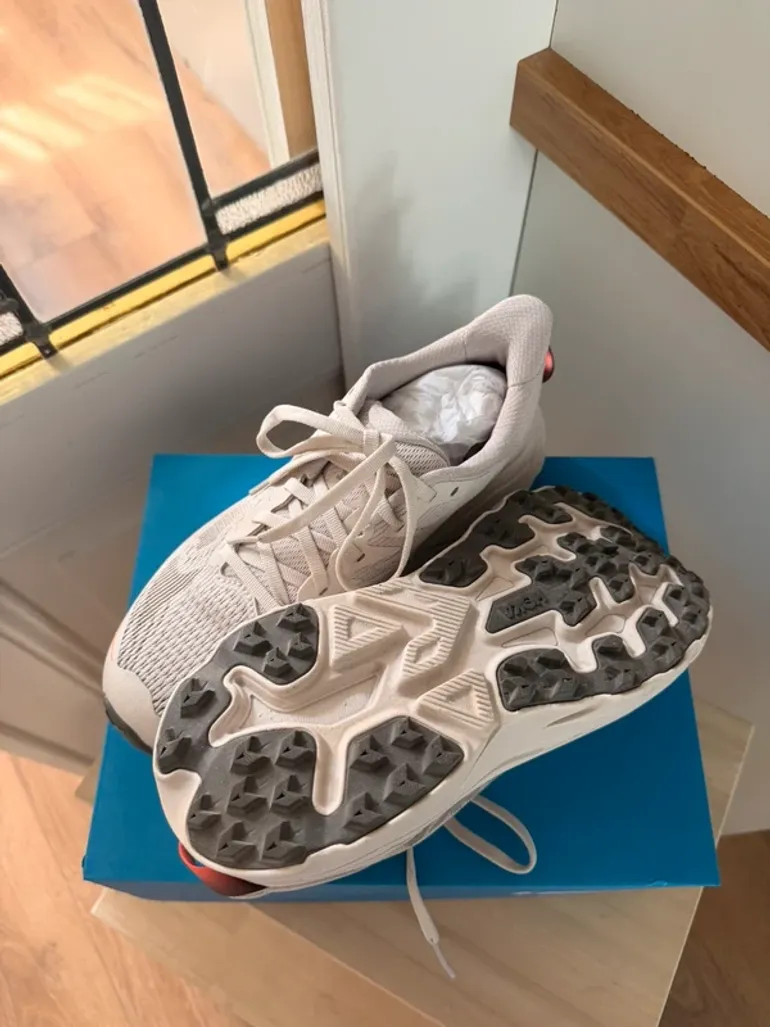 Hoka Challenger 8 bike d'occasion — image 4 sur 6