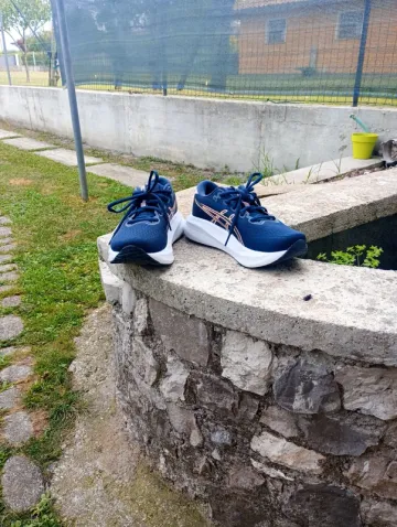 Used Asics Scarpe da running donna Running Shoes