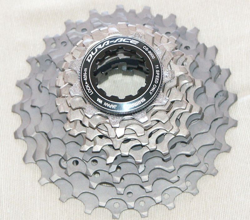 Tweedehands Shimano CASSETTE DURA-ACE CS-9000 11 VITESSES 11-25 NEUVE ! Drivetrain & Pedals