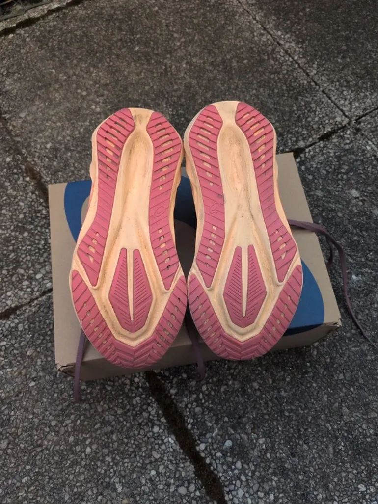 Gebrauchtes Asics Novablast 5 bike — Bild 6 von 6