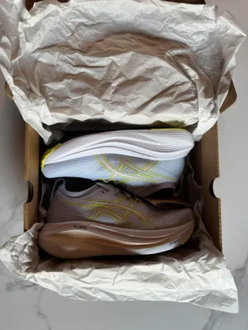 Tweedehands Asics Gel Nimbus 27 bike — afbeelding 5 van 5