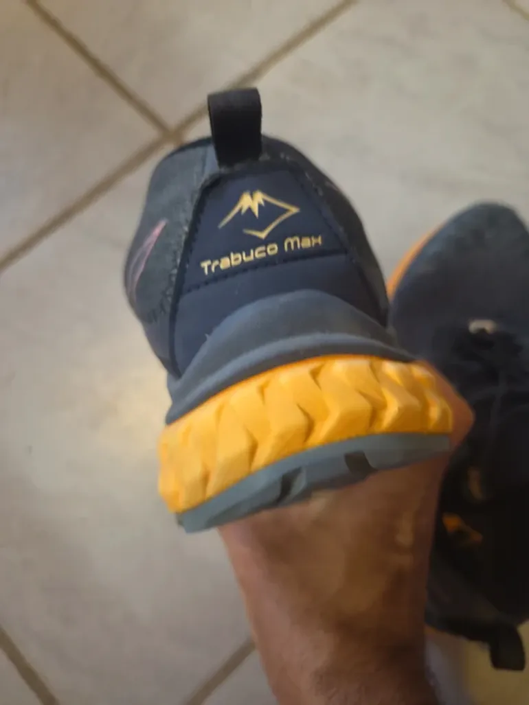 Tweedehands Asics Trail Running Shoes bike — afbeelding 12 van 12