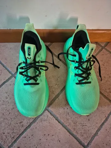 Asics Nimbus 28 Running Shoes usato