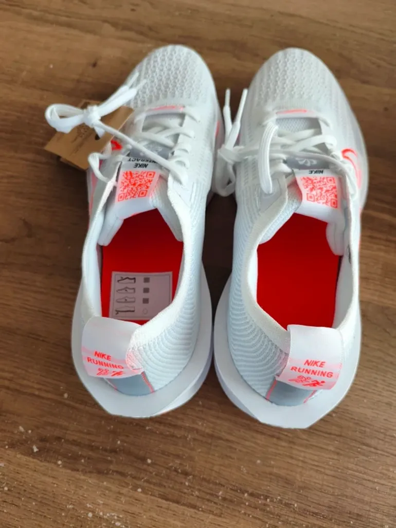 White Nike Interact Run bike d'occasion — image 7 sur 10